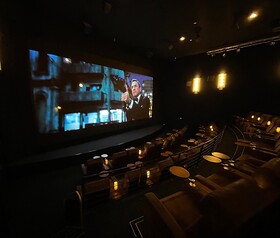 CINECITTA' Deluxe Onyx LED - ein Kino ohne Projektor?, © CINECITTA'