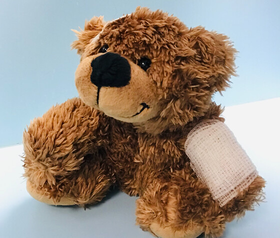 Teddybärklinik – Gipsen für Kinder