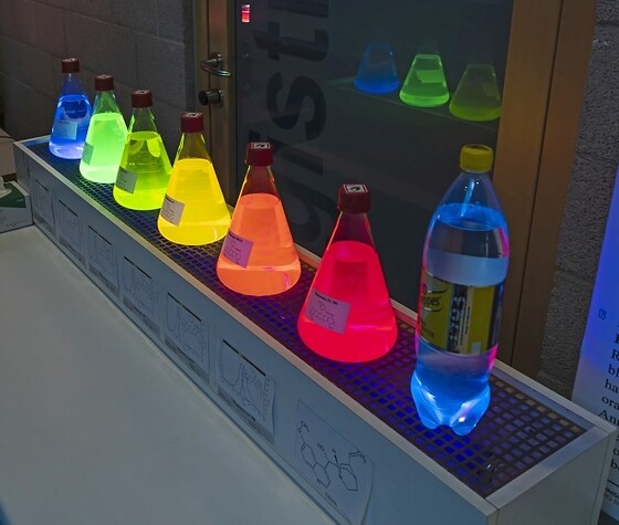Faszination Licht: farbenfrohe Chemie in Natur und Technik, © Hugo Goldstejn
