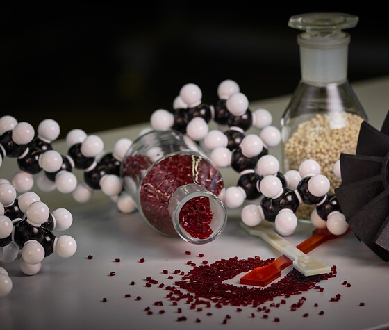 Kunststoffe - Chemie zum Anfassen, © Lehr- und Forschungsgebiet Makromolekulare Chemie und Kunststofftechnik
