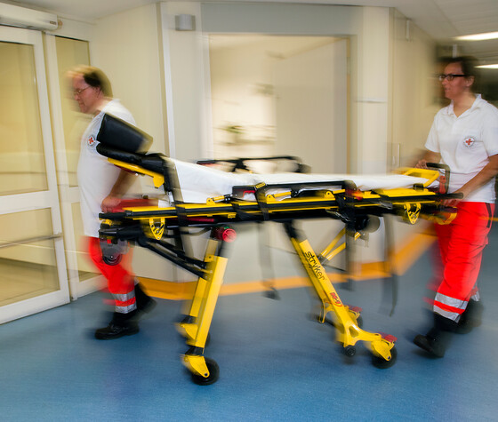 Versorgung eines schwer traumatisierten Patienten nach Verkehrsunfall im Schockraum, © Rudi Ott